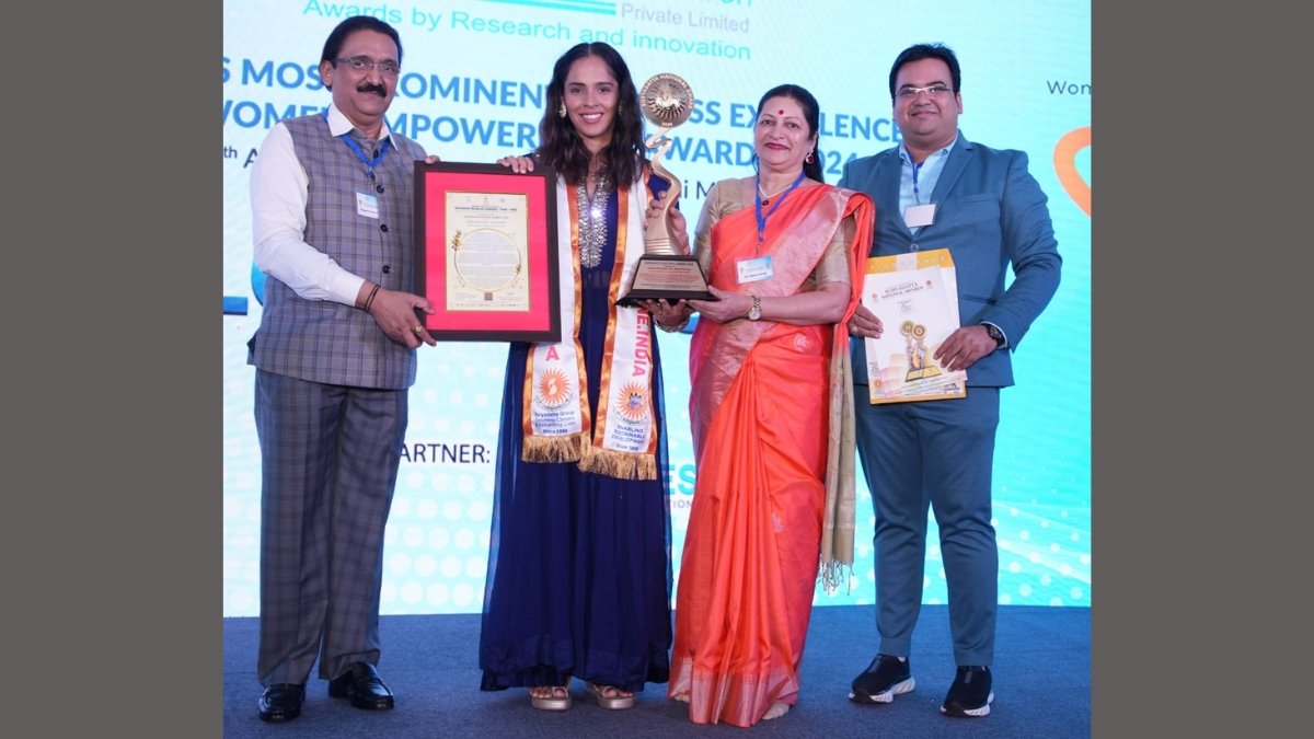 Saina Nehwal was Honored with the Suryadatta National Award by the Suryadatta Global Business