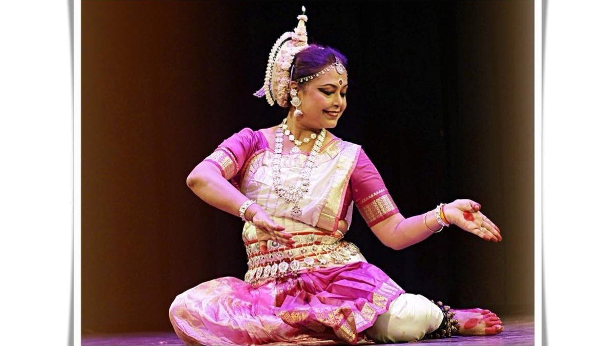 Odissi Dance Guru Sruti Barua’s show Pratbimb enchanted Delhi