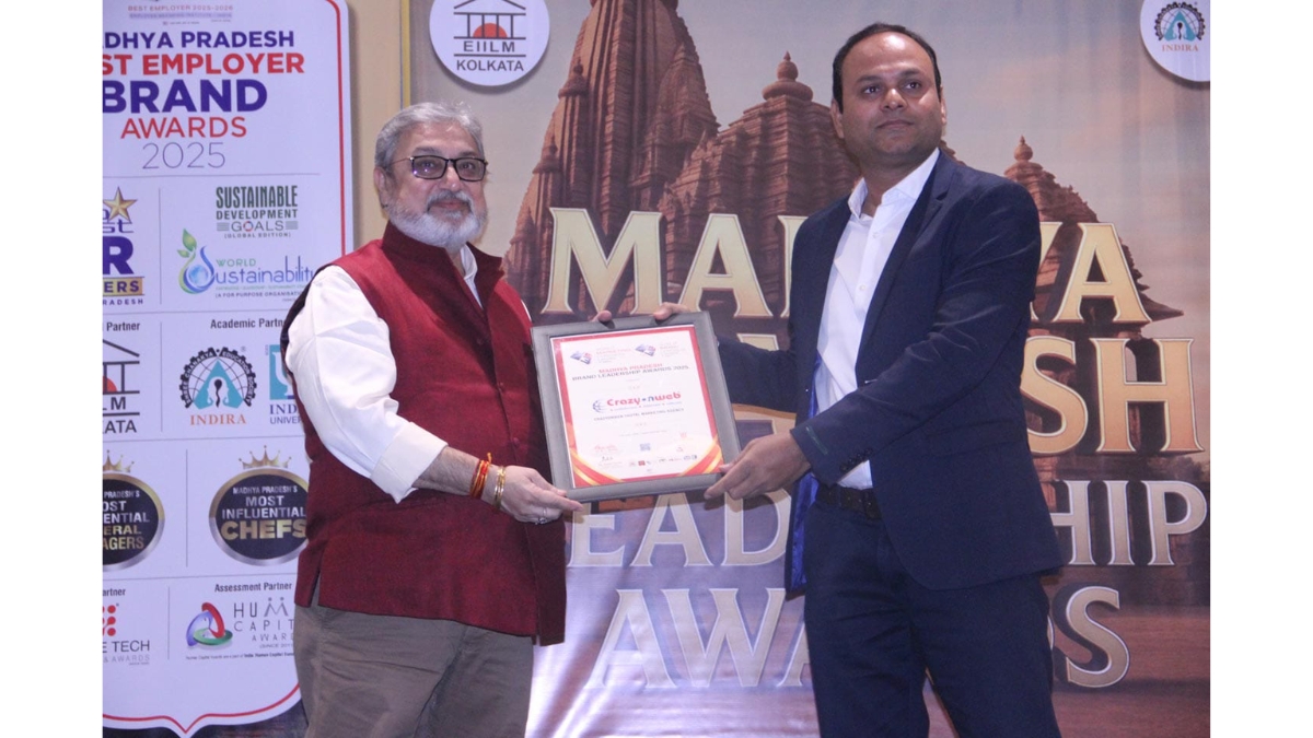 Crazyonweb Wins Madhya Pradesh’s Best Digital Marketing Institute Award for the Third Time